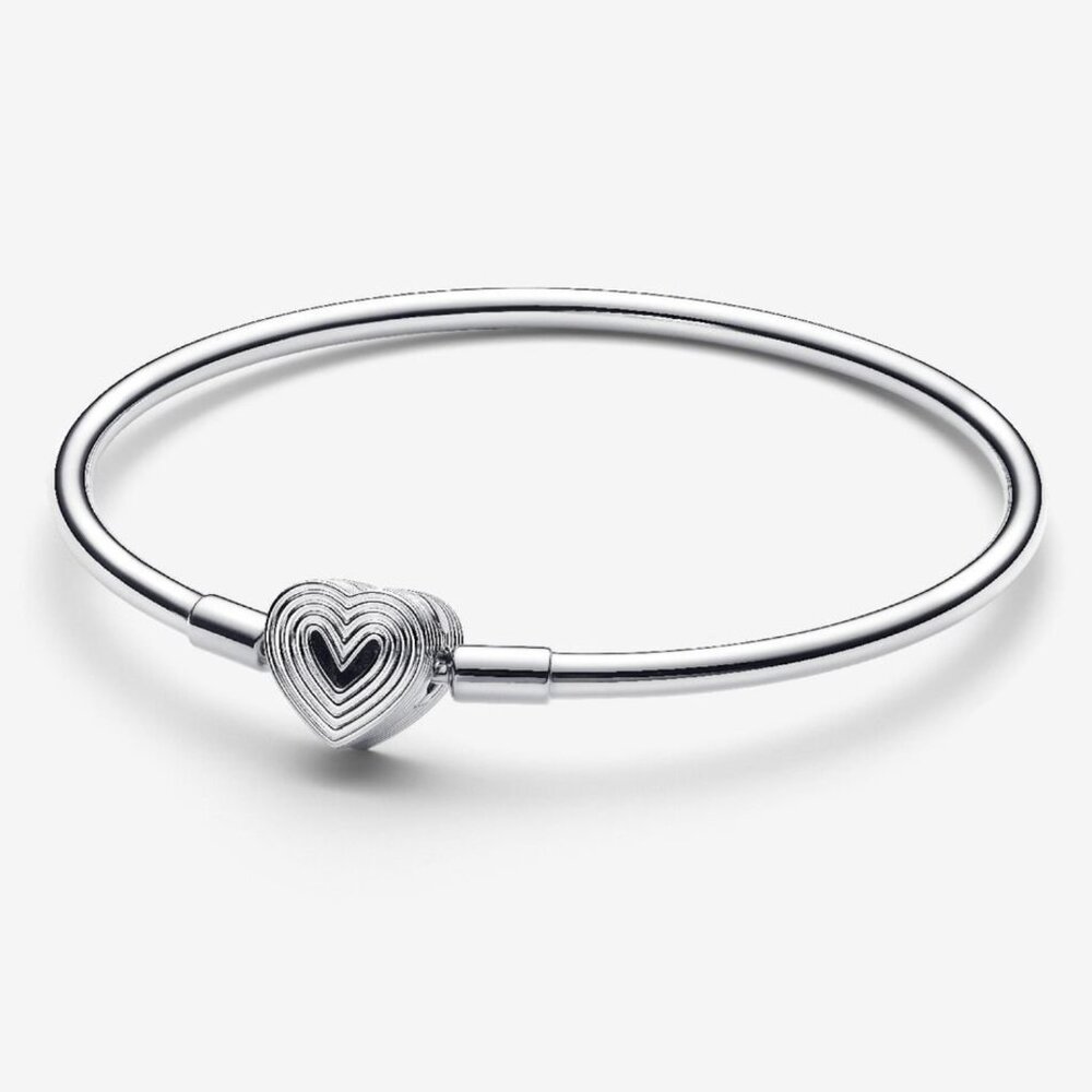Pandora Radiating Heart Clasp Bangle Bracelet 593752C00-19 Size: 7.5 In NEW